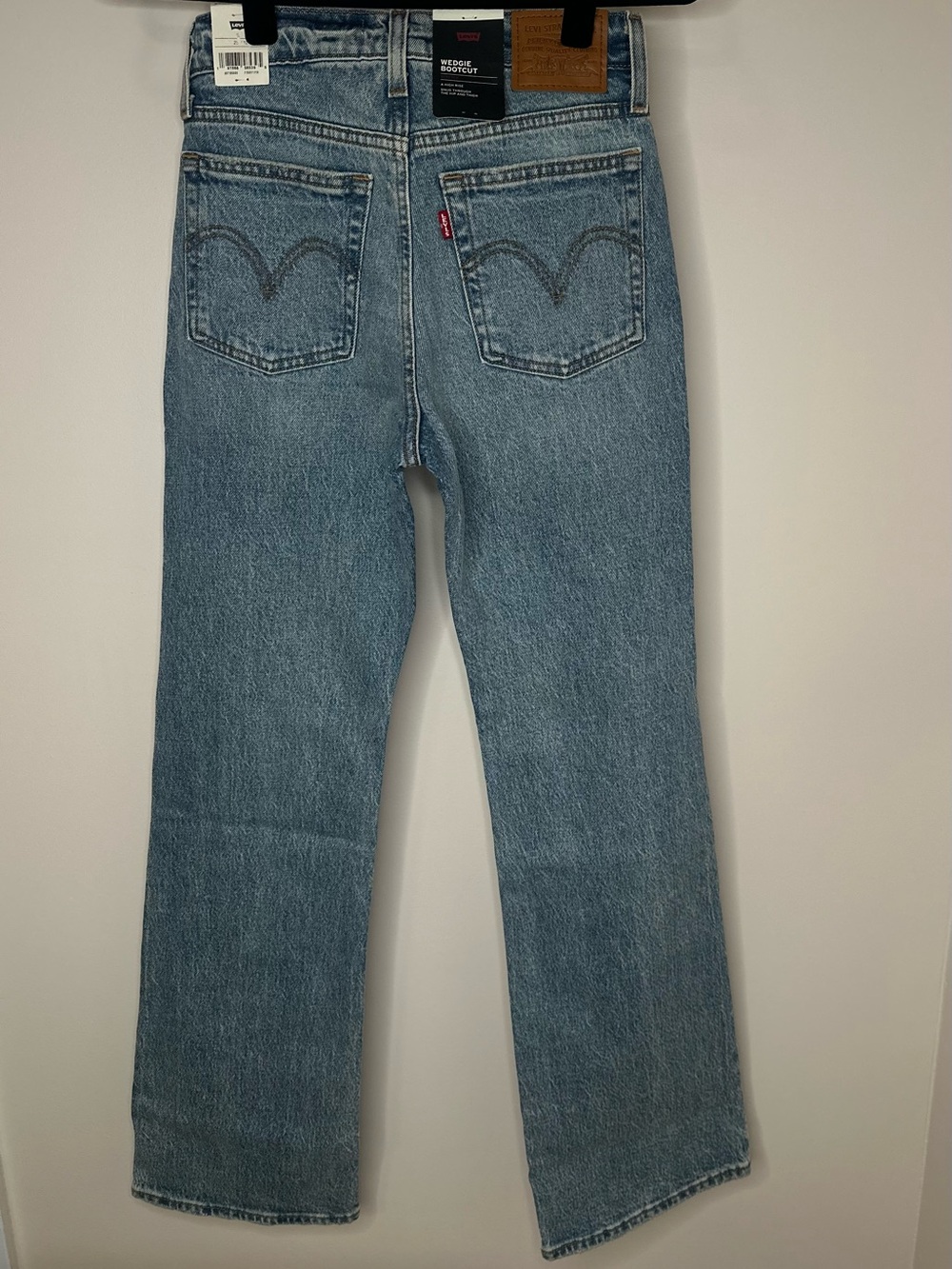Levi’s Wedgie Bootcut Jeans High Rise Size 25 NWT Light Wash Stretch - Picture 3 of 7